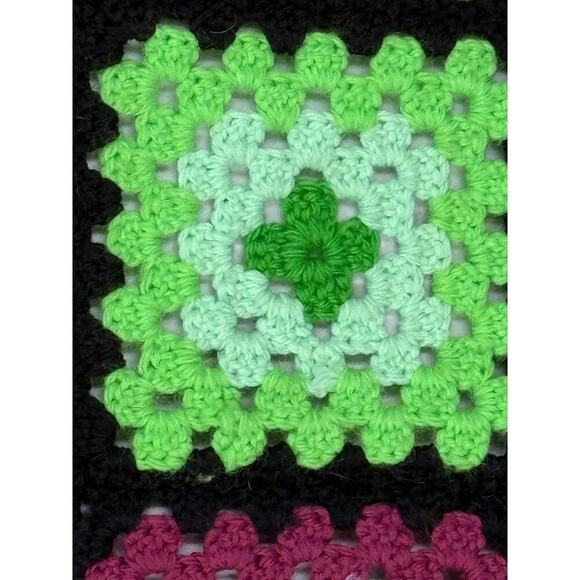 Vintage Hand Crocheted granny squares Coverlet Afghan 50" sq. - Picture 2 of 6